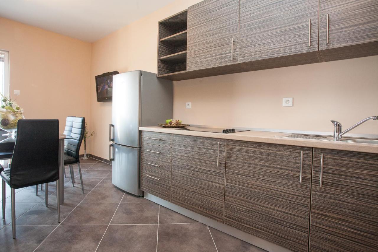 Apartments Tm Кърк Екстериор снимка