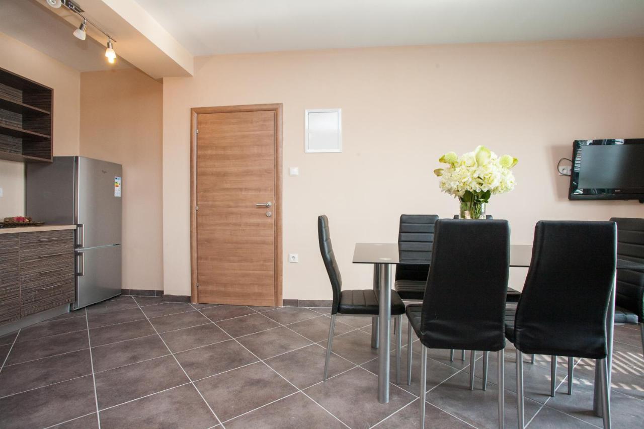 Apartments Tm Кърк Екстериор снимка