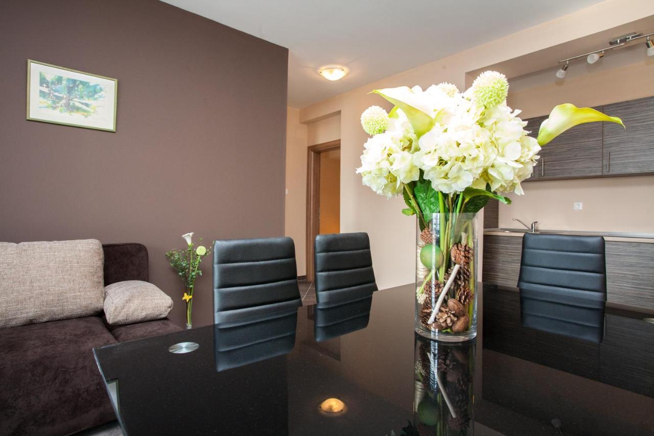 Apartments Tm Кърк Екстериор снимка