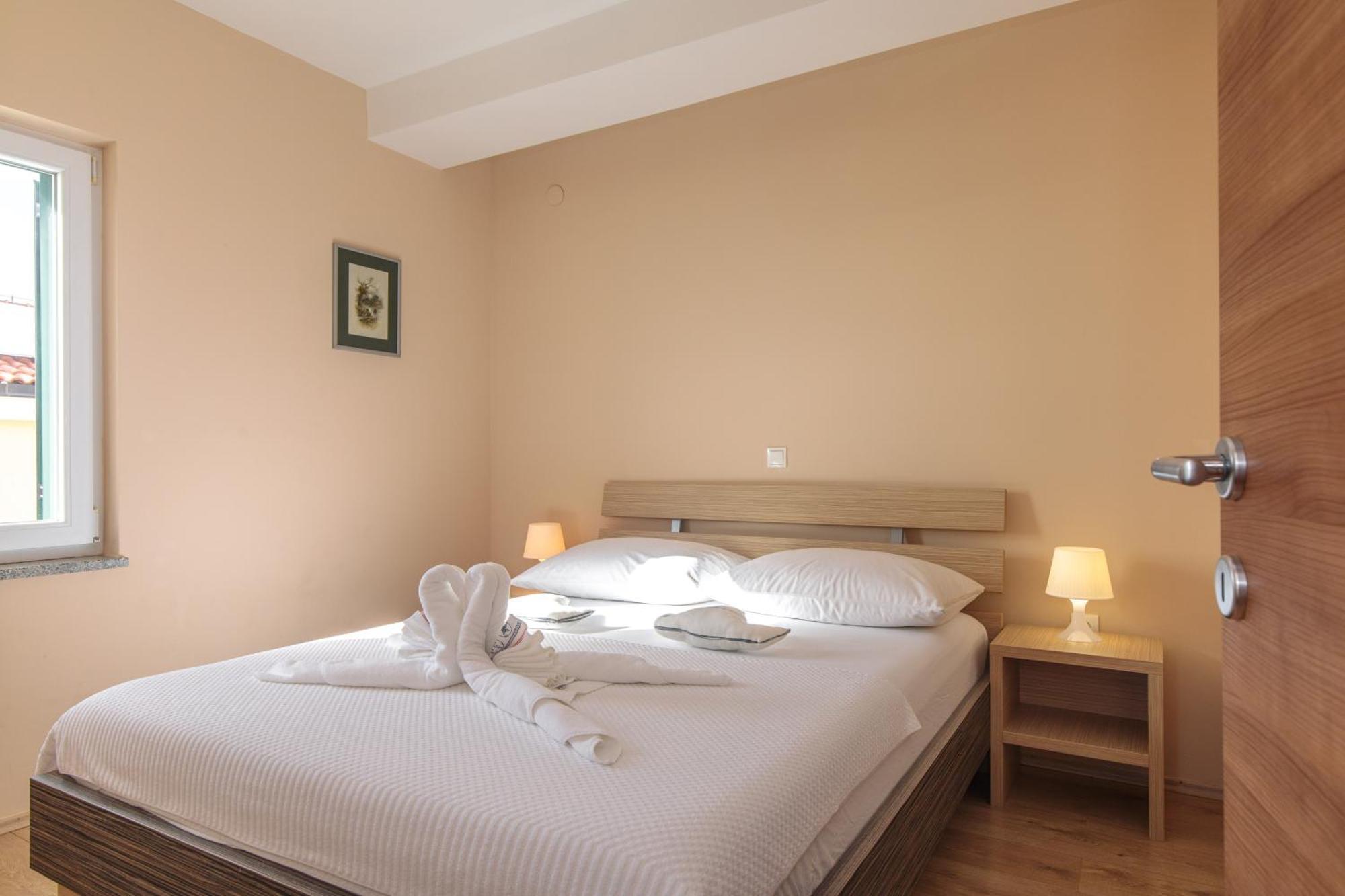 Apartments Tm Кърк Екстериор снимка