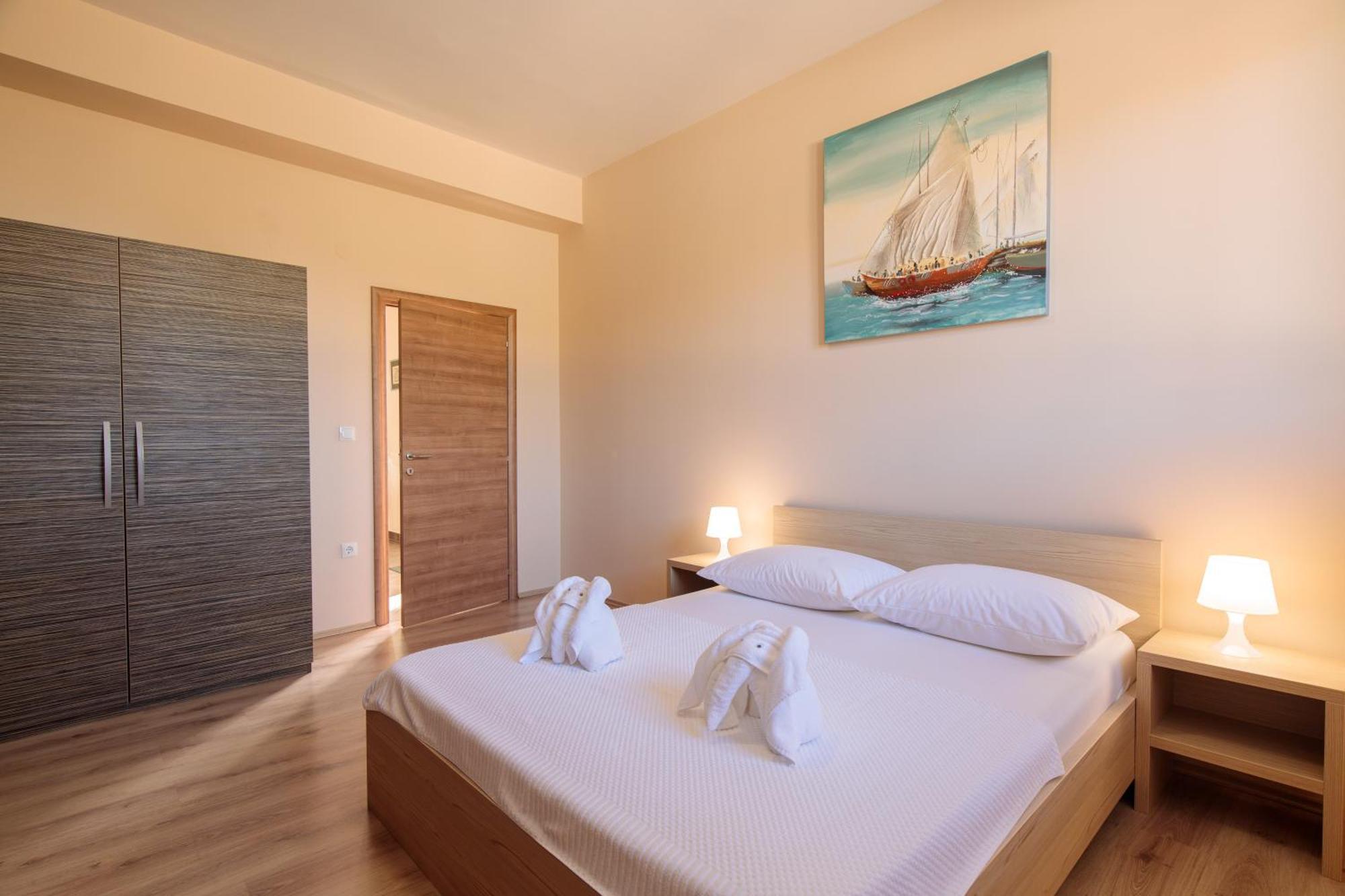 Apartments Tm Кърк Екстериор снимка
